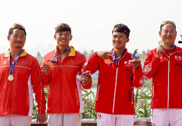 高清组图：全运会皮划艇静水，男子1000米双人划艇颁奖仪式，军云队夺金