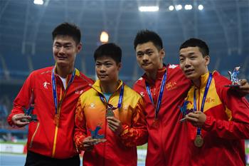 高清组图：全运会田径男子4&times;100米接力颁奖仪式