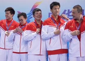 高清组图：全运会男子水球颁奖仪式