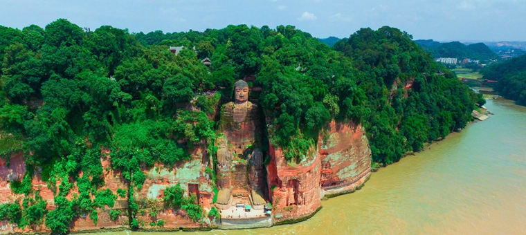 乐山马拉松(4)|VR：换个视角看大佛，先过眼瘾