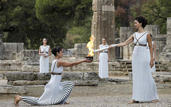 平昌冬奥会圣火采集仪式在奥运会发源地举行