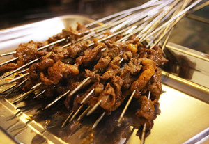 乐山马拉松(125)|乐山第一烤：用一串串的美味助力乐山国际马拉松参赛选手