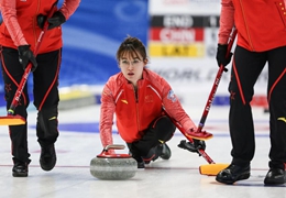 2018年平昌冬奥会冰壶落选赛：中国女队收获三连胜，男队遭遇首败