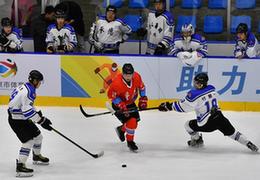 全国冰球锦标赛现&ldquo;抢人&rdquo;争议！