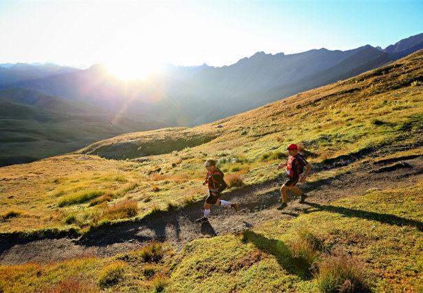 青海：高原越野挑战赛，在自由奔跑中感悟生命的律动