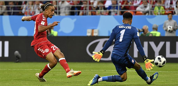 俄罗斯世界杯C组：丹麦队扬&middot;波尔森进球