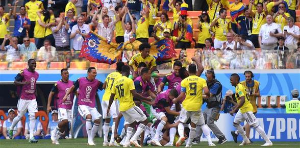 H组：哥伦比亚金特罗任意球破门