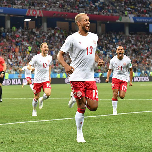 八分之一决赛：丹麦队马&middot;约恩森破门