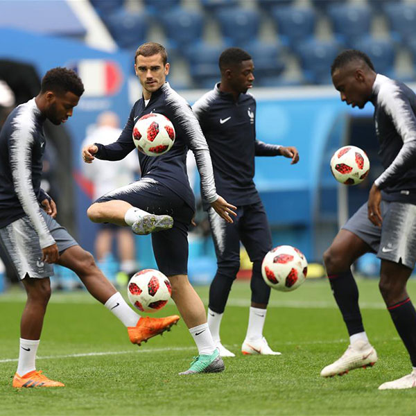 法国队备战半决赛