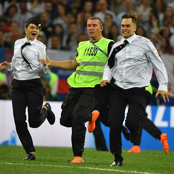 决赛：不速之客