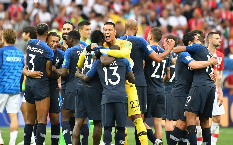 青春风暴席卷俄罗斯！法国队20年后再捧杯