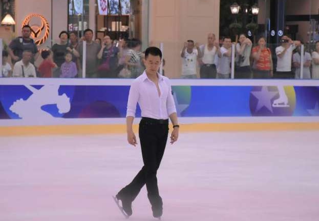 花滑俱乐部联赛哈尔滨站参加人数创新高