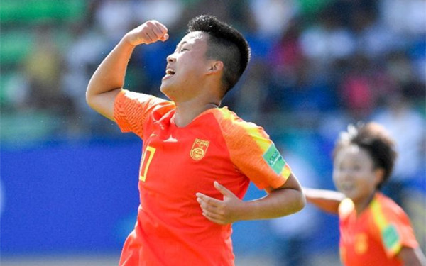 在美国大学追逐足球梦想的小&ldquo;铿锵玫瑰&rdquo;