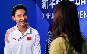 约大牌|华天：中文进步一点点 马儿也要倒时差