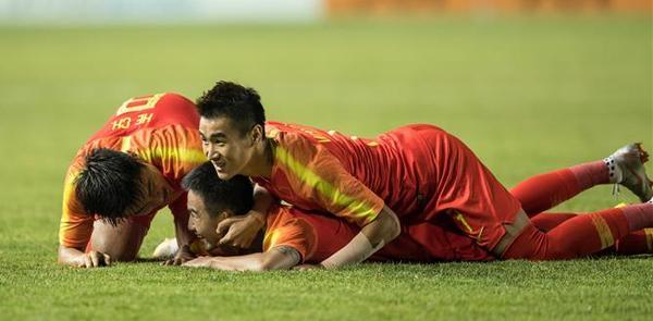 男足小组赛：中国胜阿联酋