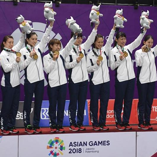 亚运会&middot;领奖台羽毛球&mdash;&mdash;女子团体颁奖仪式举行