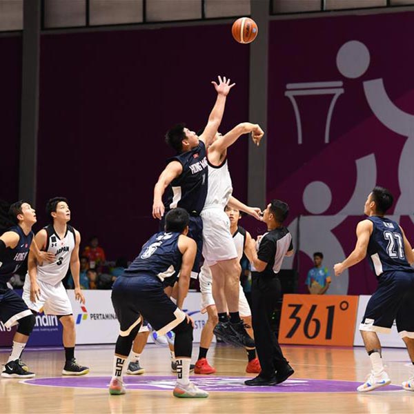 日本男篮八人迎战中国香港