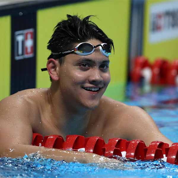 男子100米蝶泳决赛赛况