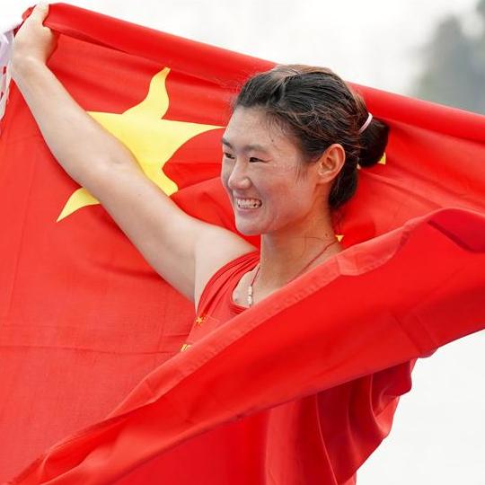 亚运会赛艇&mdash;&mdash;女子单人双桨颁奖仪式举行