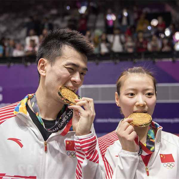 羽毛球混合双打颁奖仪式