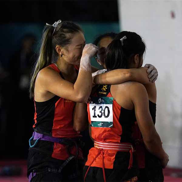 女子速度接力决赛赛况