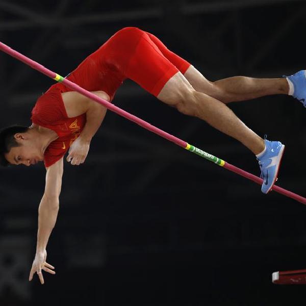 男子撑杆跳高：姚捷获得亚军