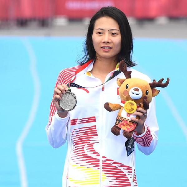 女子铁人三项颁奖仪式举行