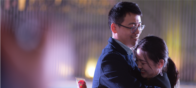 99对跑友&ldquo;相约乐山、快乐脱单&rdquo;，2018乐山半马配套烛光晚餐活动举行