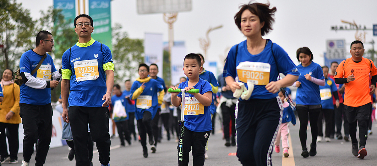 2018乐山半马的亲子选手