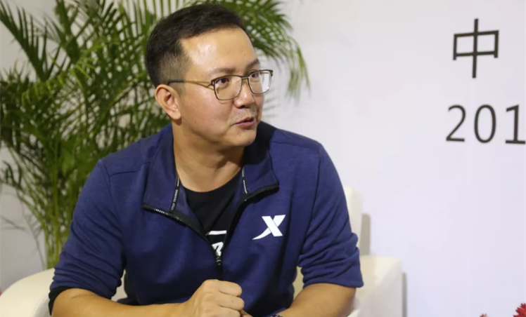 特步的"脚步"：从押宝路跑赛道，到要成为年轻人的首选品牌|新华体育访谈