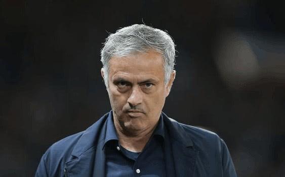 媒体称穆里尼奥要求皇马引进莱万