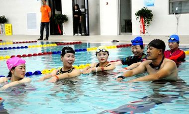 学校体育|创新体教结合 临泽县全面普及中小学游泳课程
