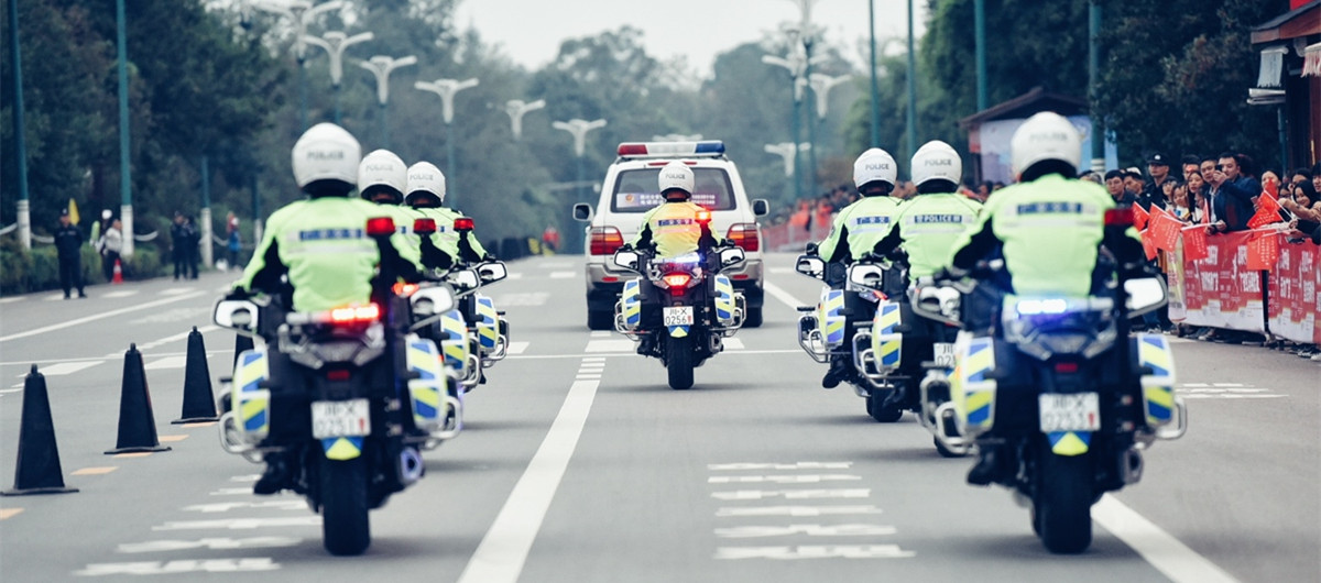 2018广安红马|警车开道