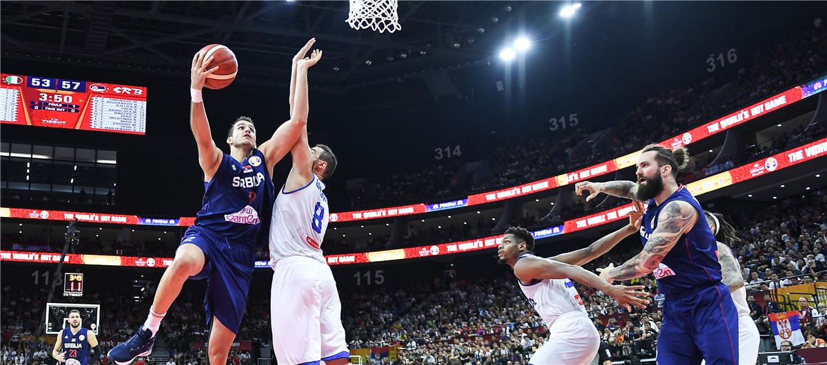 篮球世界杯小组赛：塞尔维亚队胜意大利队