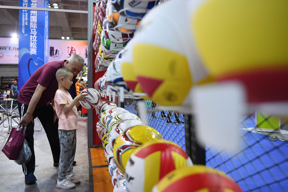 2019年终稿|2019寒梅傲雪，体育产业期待成为&ldquo;新支柱&rdquo;