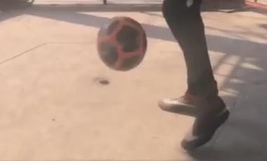 在家别忘了练足球