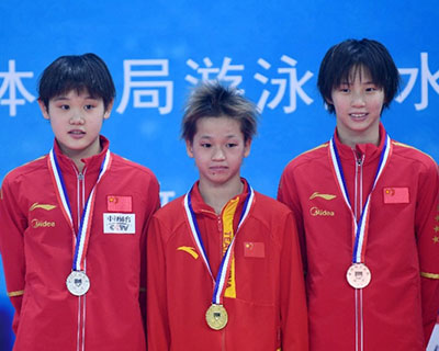 全国跳水冠军赛：女子10米台全红婵爆冷摘金