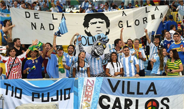 智利&ldquo;双萨&rdquo;悼念马拉多纳