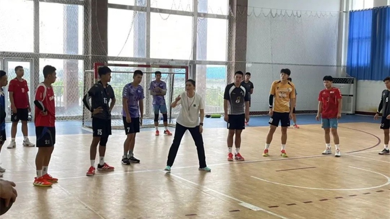 龙口体校对孩子负责 对手球负责