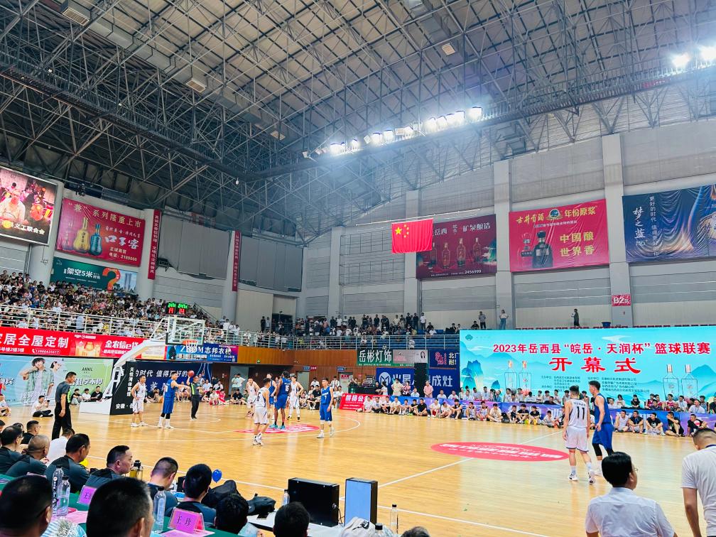 追光 | 夜晚，大山里的篮球赛依旧火热