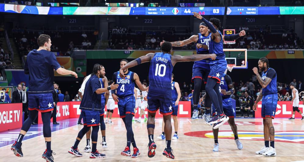 篮球世界杯：美国队晋级四强