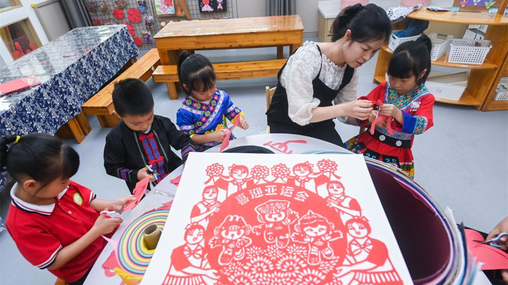 杭州亚运会｜校园剪纸迎亚运