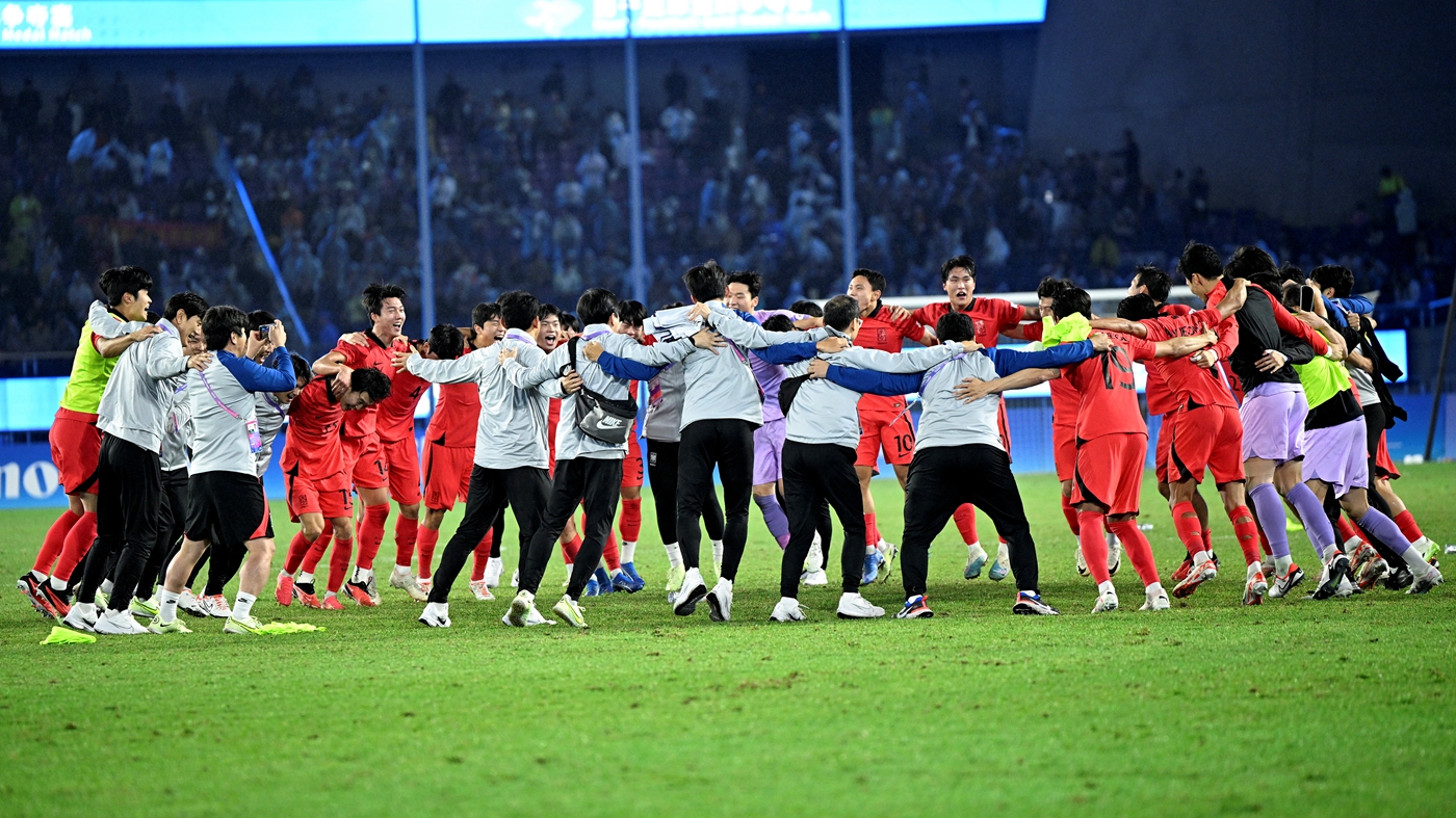足球——男子决赛：韩国队夺冠