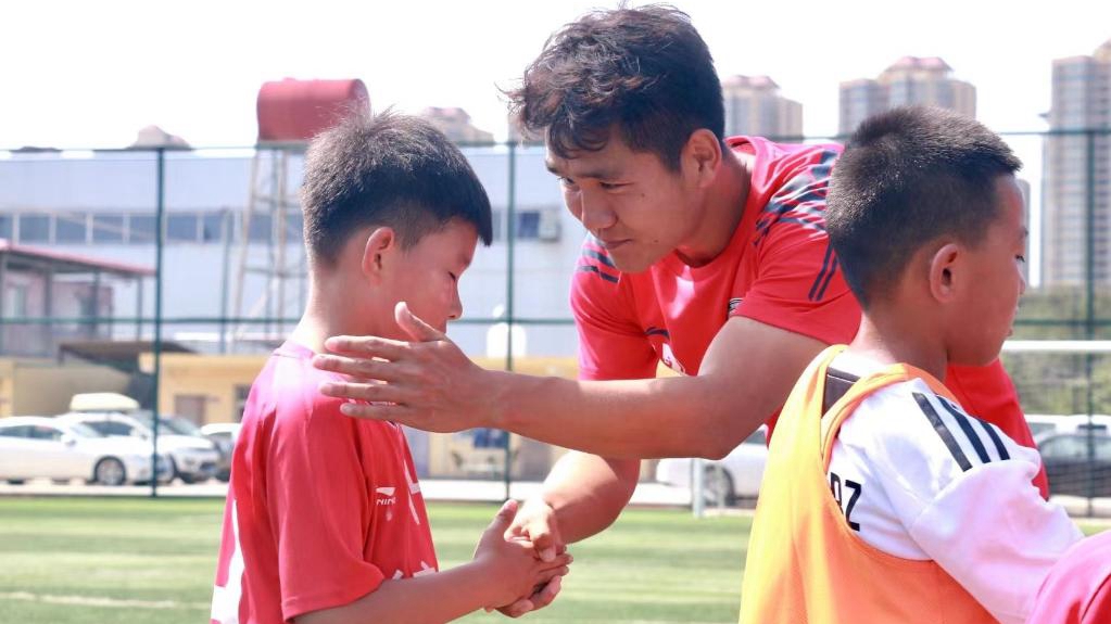 追光丨&ldquo;狼娃&rdquo;很忙！王尔卓拥抱退役后的火热生活