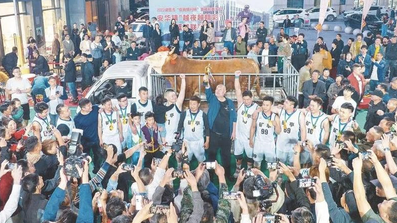 追光 | &ldquo;西施故里&rdquo;的乡村篮球赛，热闹的背后是热爱