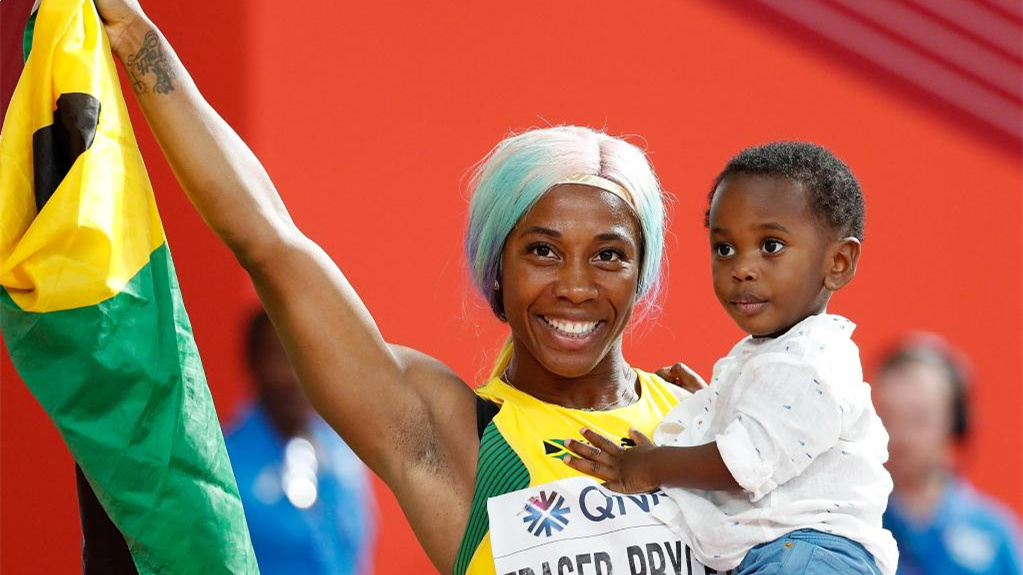 追光 | 今天，致敬她们的双重角色