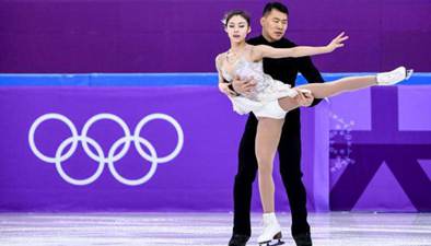 平昌冬奥会：花样滑冰双人短节目中国暂列第一