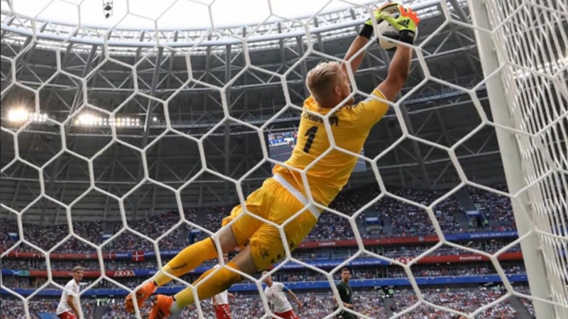 丹麦 卡斯帕&middot;舒梅切尔 精彩扑救