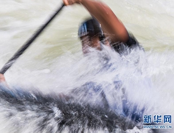 中国赛艇队一天入账六金