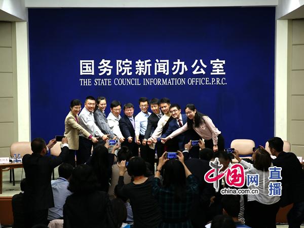 国新办中外记者见面会：中国共产党年轻党员代表与中外记者见面并答记者问